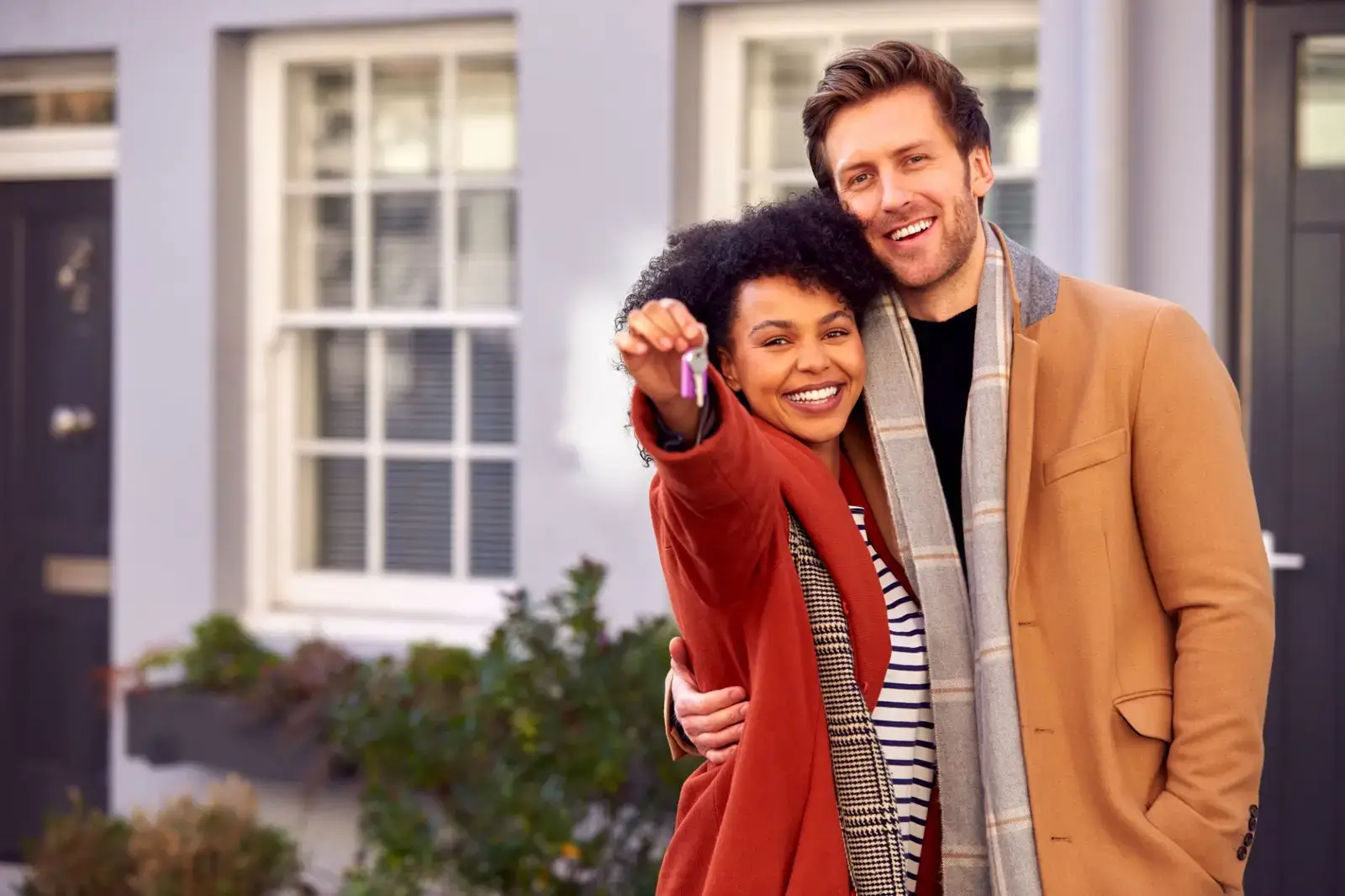International homebuyers discussing mortgage options